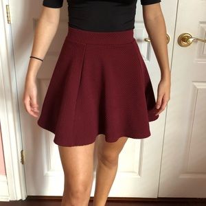 super cute ruffled H&M burgundy skirt!!